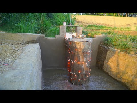 Blocking the flow of water to build small hydroelectricity with a screw turbine