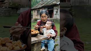 Grandma: Eat more and grow up quickly! Great grandmother and great-grandson, family happiness, rur