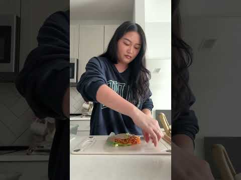 Spicy noodles spring rolls #buldakramen #springrolls #spicynoodlespringroll #asmr