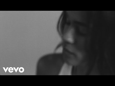 Ama Lou - Trust Nobody