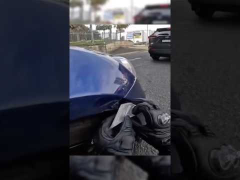 Rider Fixes Car Blinker In Traffic | @adz.rides on IG #motorcycle #fyp #biker