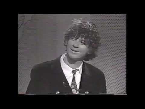 MTV News at Night - Kurt Loder interviews Michael Hutchence of Max Q, INXS