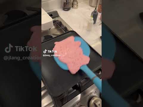 making a love a lot bear pancake in tiktok #carebears #pancakeart #pancake #tiktok