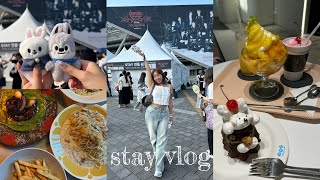 stay vlog 🧭🖤 | stray kids dominate concert in seoul, skz sightseeing, kpop shopping, cute cafes