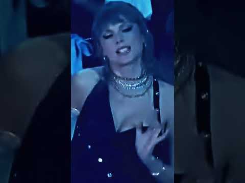 Taylor Swift singing Cool For the Summer #taylorswift #vmas #demilovato #swifties