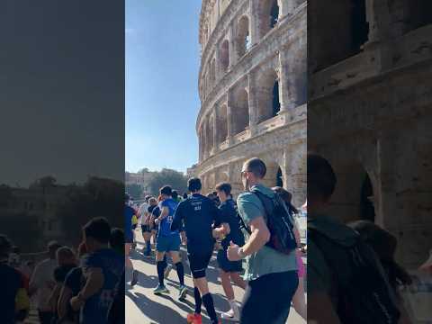 Running the Rome Marathon - Passing the Colosseum #marathon #romemarathon #runningmotivation #strava