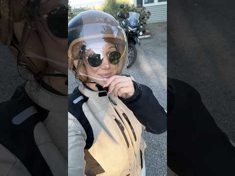 New look.. who dis? #girlbikers #motorbike #motorcyclelife #klr650 #motogear #motovlogger #motogirl