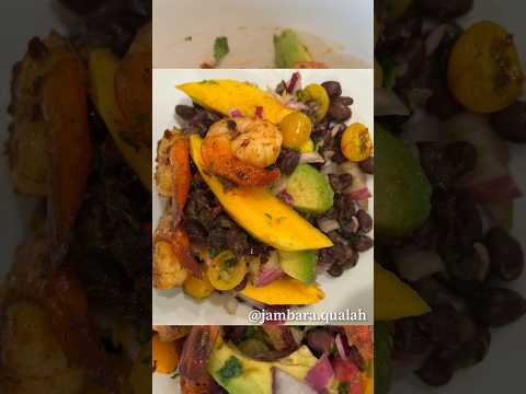 Healthy Salad #tomato #avocado #mango #blackbeans #chillishrimp #cilantro #lime #shorts #food #salad