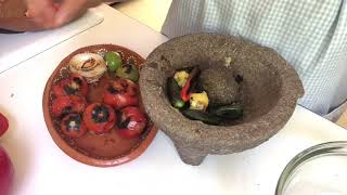 Salsa tatemada en molcajete