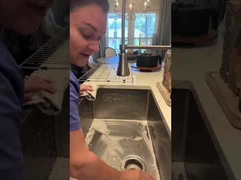 Clean my sink with me #clean #cleanwithme #kitchensinkcleaning #barkeepersfriend #cleaningtips