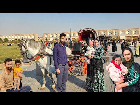 A romantic story and meaningful smiles ✨💑: A sweet memory from Isfahan's Naqsh-e Jahan Square 🕌🌟