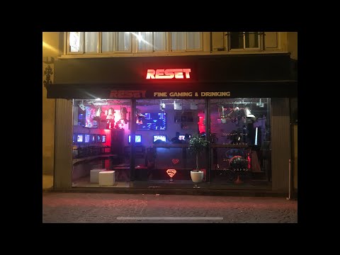 RESET - Amazing Video Gaming Bar In Paris France!! Pre Covid!