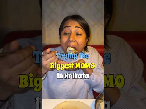 Trying the Biggest Momo ever😳 #foodshorts #foodreview #momos #streetfood