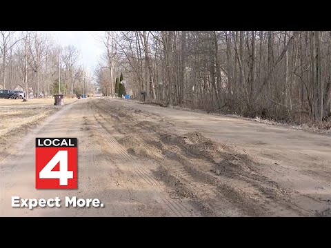 Dirt road in Wayne County turns hazardous for drivers