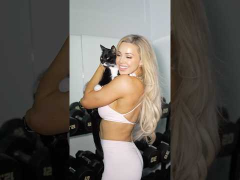 Loving this Pink Ryderwear Set nearly as much as my cat Sam! #gymtips #workoutgoals #fitnessjourney