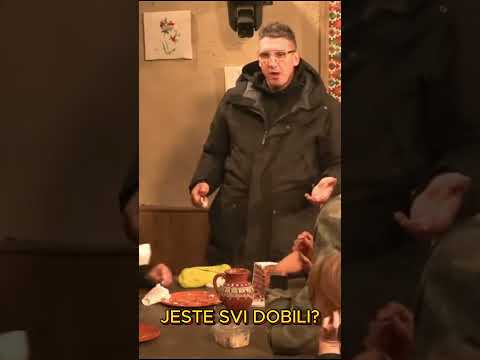 Kristijan dijeli tortu dok lize prste #kristijangolubovic