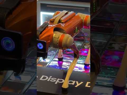 Peak CES! Robot Dogs Stomping on Bendable OLEDs!