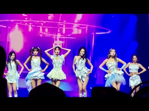 아이브 "Blue Blood" | Show What I Have - ‘FIRST WORLD TOUR’| [LIVE ACCOR ARENA]