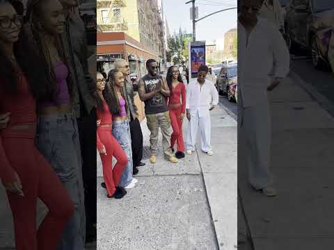 Diddy & his twins taking group pictures in New York #diddy #badboyrecords #newyork #cassie #hiphop