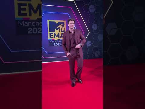 Aaron Taylor Johnson on the Red Carpet | 2024 EMAs