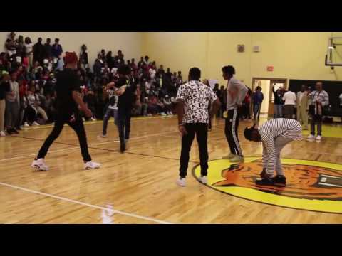 Ayo & Teo Pep Rally Performance @freakyday_ @kingkumo_ HiiiKey