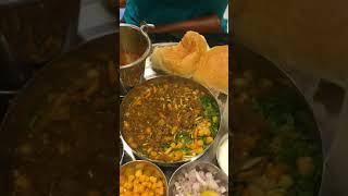 Famous Misal Pav At Martand Misal In Jogeshwari #MartandMisalJogeshwari #PuneriMisal #MumbaiFastFood