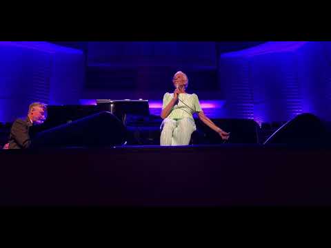 Dionne Warwick - I‘ll never fall in love again (Live) (KKL, Lucerne) (19.05.2022)