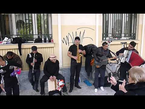 Misirlou - Street musicians in Thessaloniki