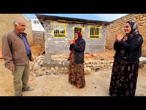 Teacher Helps Single Mom Finish House (Heartwarming)