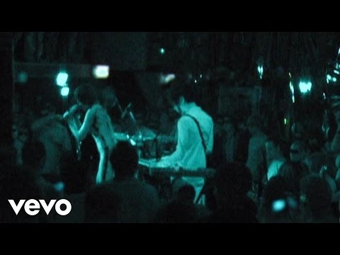 Yeah Yeah Yeahs - Kiss, Kiss (Live)