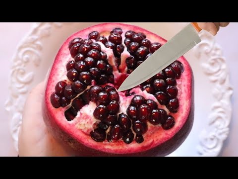 How to Cut a Pomegranate the Right Way || Easiest Way to Cut Open Pomegranate