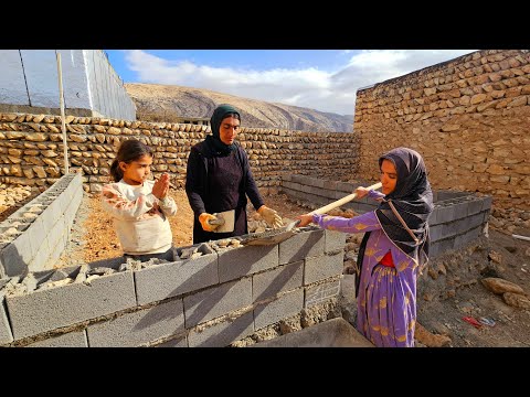 Incredible Neighbors Help Homeless Family Build Tiny House