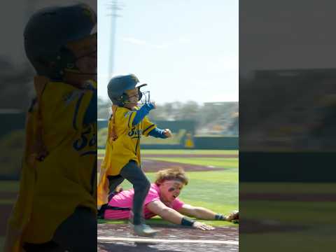 EPIC Homerun! #bananaball #savannahbananas #homerun #baseball #funny #dudeperfect #mlb #sports #fun