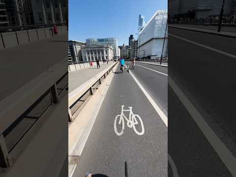 Crossing London Bridge at Lunchtime -  - #cyclinglife #cycling #cyclinguk #ciclismo  #bicyclingnl