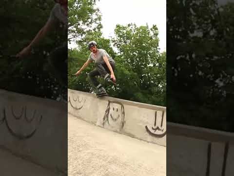 Eric Torres back backslide on the ice plant ledges #rollerblading #inlineskating #skating