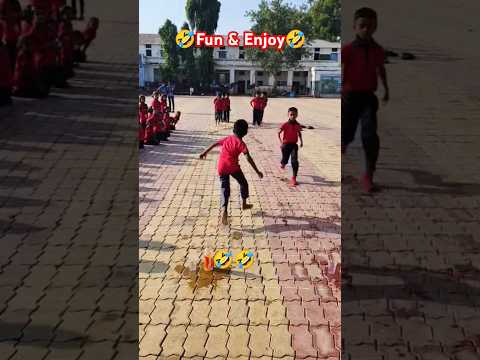 शाळेतील मुलांचा कंटाळा घालवणारा मजेदार खेळ🤣#newcreativeactivity #studentactivity #school #newgames