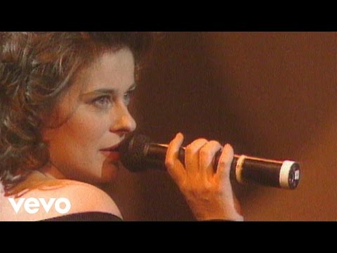 Lisa Stansfield - Nobody's Bizness If I Do (Live) (Real Life Documentary)