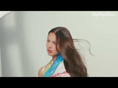 Alle Augen auf Olivia Rodrigo: Unser Digital Cover mit dem „Guts“-Star | Behind The Scenes