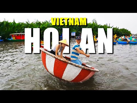 First Impressions of HOI AN 🇻🇳 (Walking in the Flooded Town)