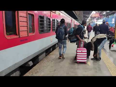 ओखा - पुरी एक्सप्रेस(20820),द्वारका से अहमदाबाद ट्रेन का सफर.||INDIAN RAILWAY||