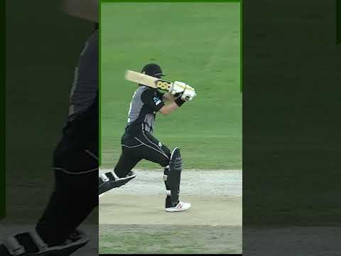 Colin Munro Showing His Class #PAKvNZ #Shorts #SportsCentral #PCB M3L1F