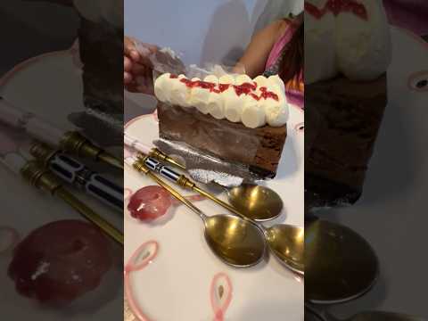 Dessert Eating ASMR #foodreview #foodshorts #foodasmr