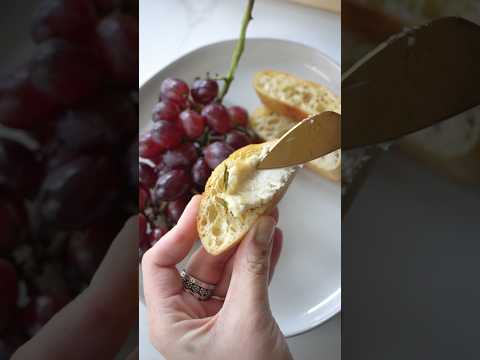 Mini baked cashew Brie - recipe on delaniemcguire.com #recipe #dairyfree #plantbased #recipes