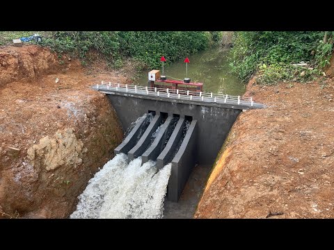 Build a powerful 4-gate mini spillway