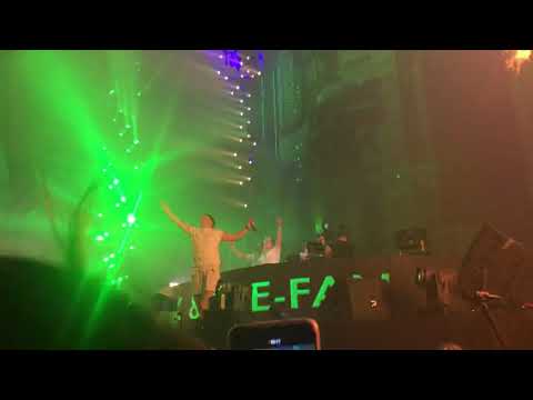 Crowd singing Twilight Zone - D-Block & S-te-Fan  | Reverze 2021