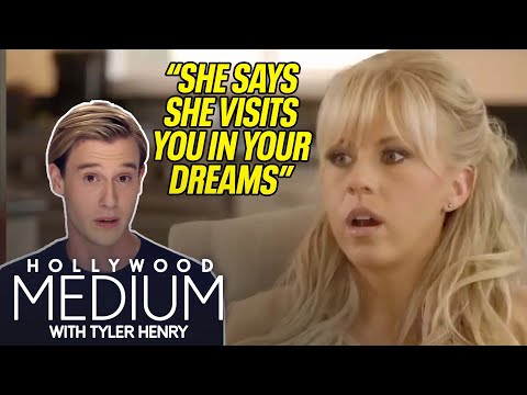 BIGGEST Sitcom Stars on Hollywood Medium | Hollywood Medium | E!