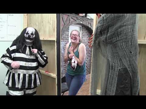 Haunt Actor Scare Prank at Terror 29 Haunted House