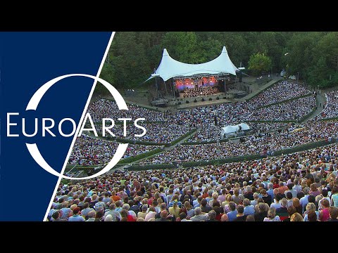 E. Grieg - Peer Gynt: Anitra's Dance | Berlin Philharmonic Orchestra (Waldbühne 2006)