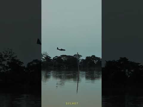 Military plane landing | Tour Bee