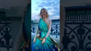 Shyama aan baso Vrindavan mein #shorts #reels #russiangirl #krishna #vrindavan #tags #girl #short